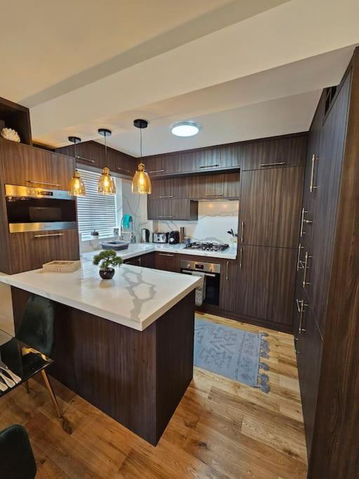 Comfortable Two Bedroom Flat Brighton Ngoại thất bức ảnh